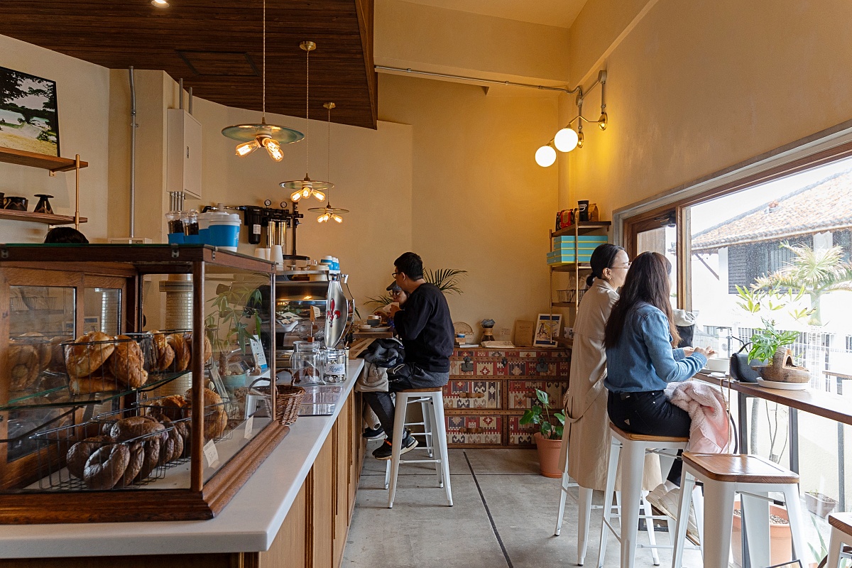 座席数はテラス席を合わせて15席