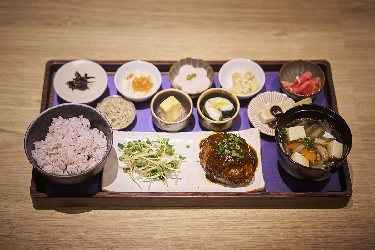 「鎌倉紬御膳（お肉）」2750円