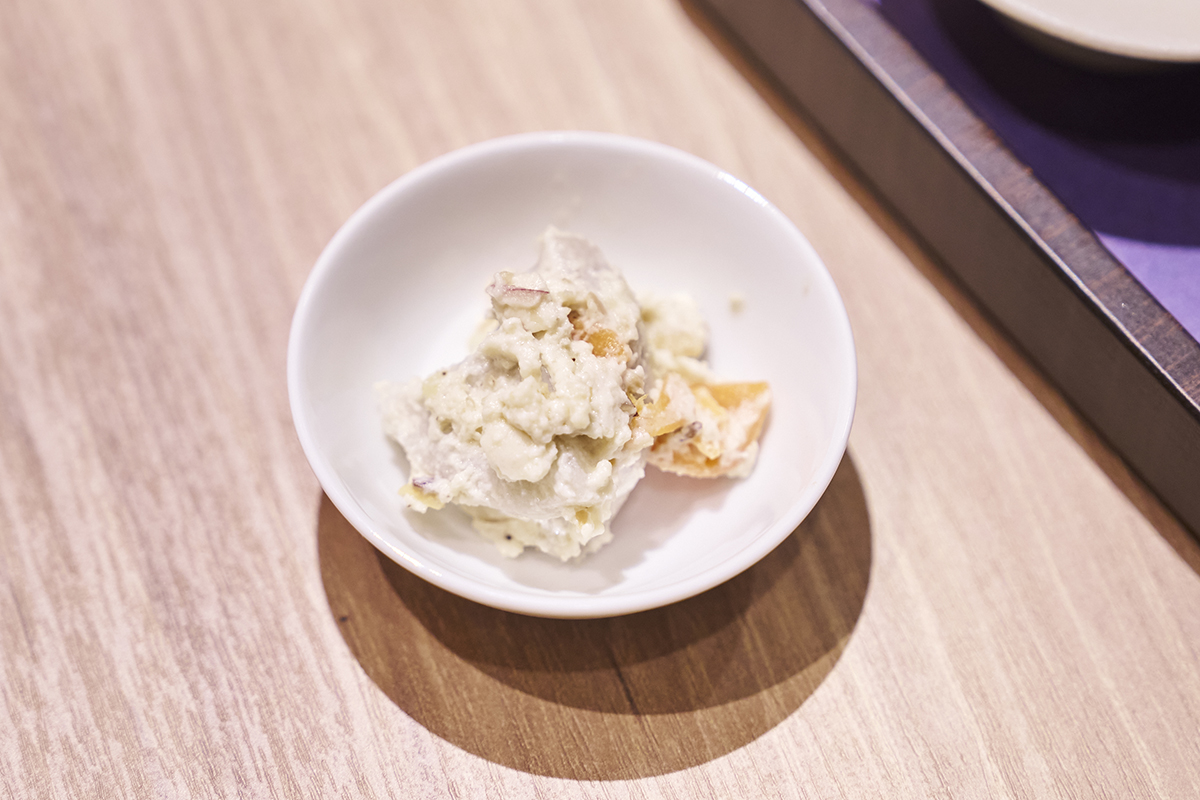 「季節の副菜」。取材時は、サツマイモ・ニンジン・蓮根の白和え