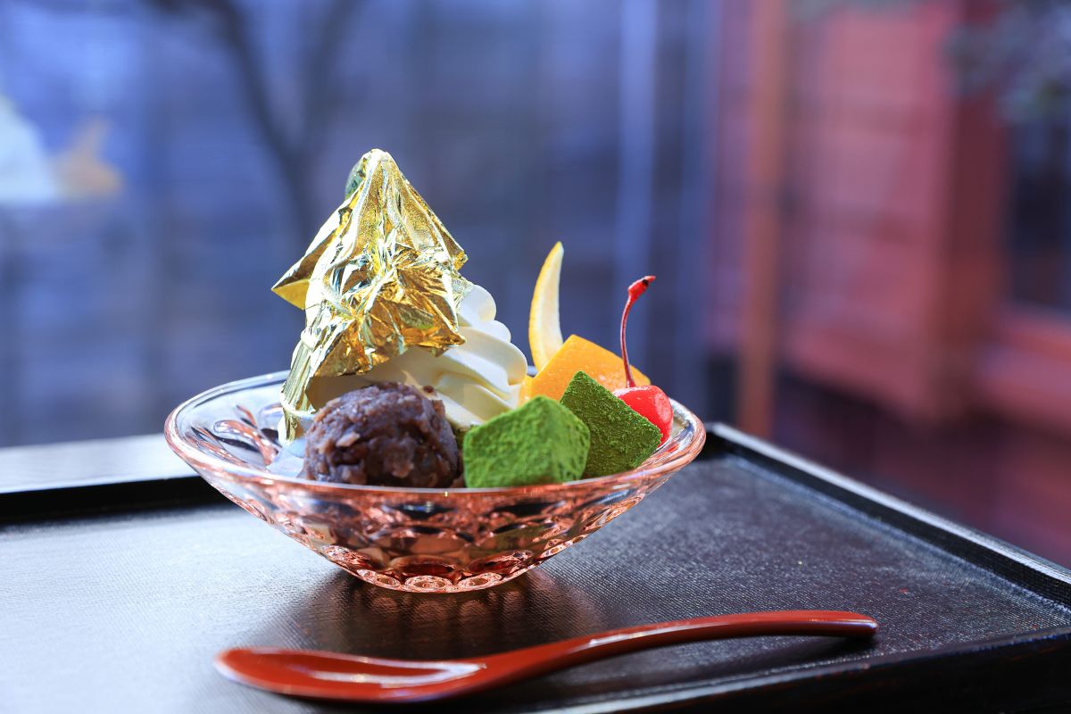 「金箔あんみつ」1600円