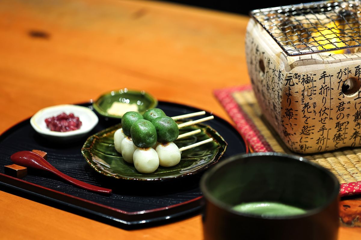 「炙りお団子セット（ソフトドリンク付き）」1430円