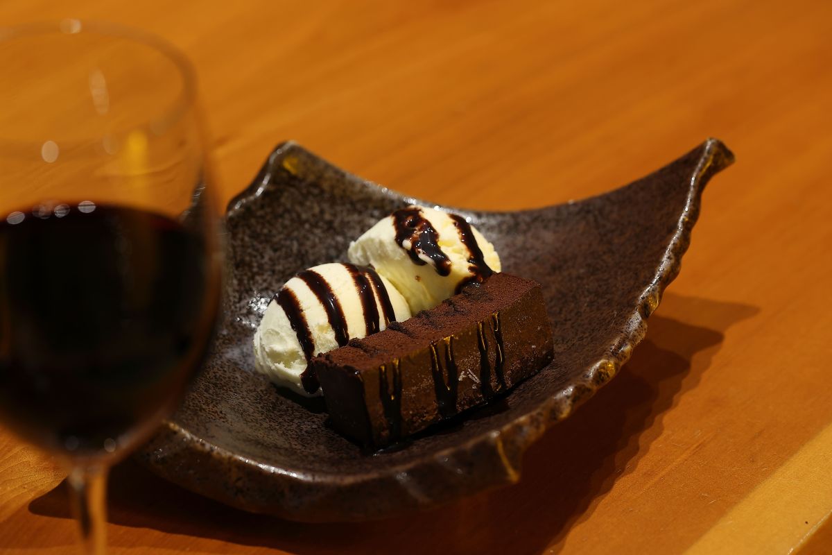 「濃厚ショコラテリーヌ＆ワインセット」1870円