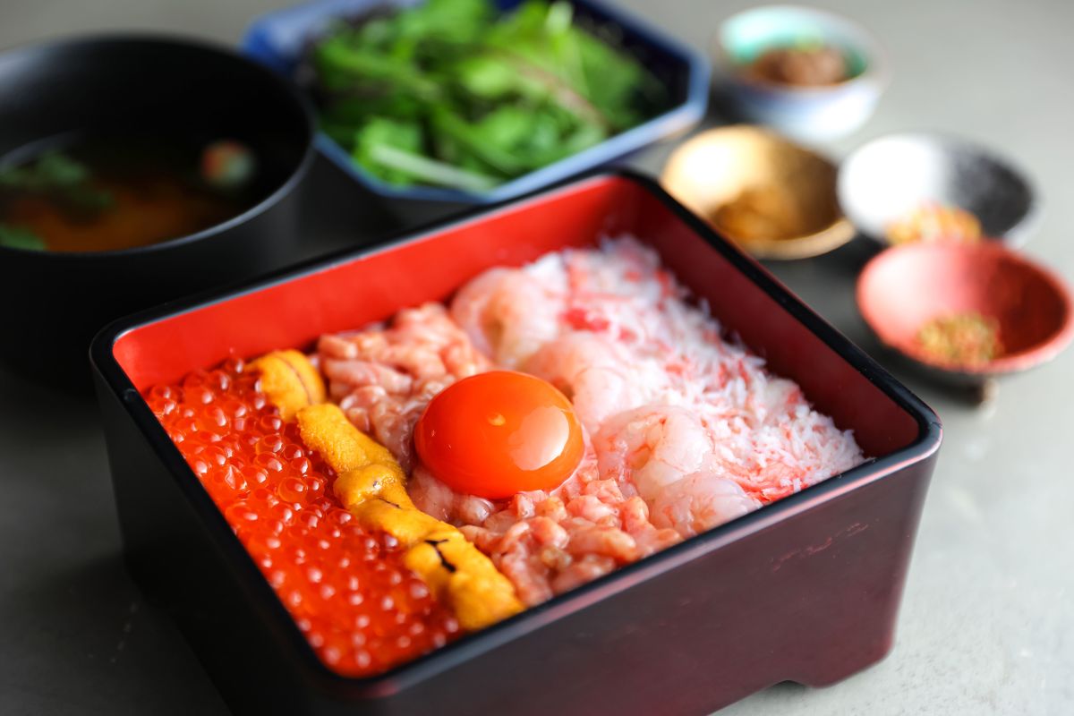 「能登牛プレミアム肉重海鮮玉手箱」5200円