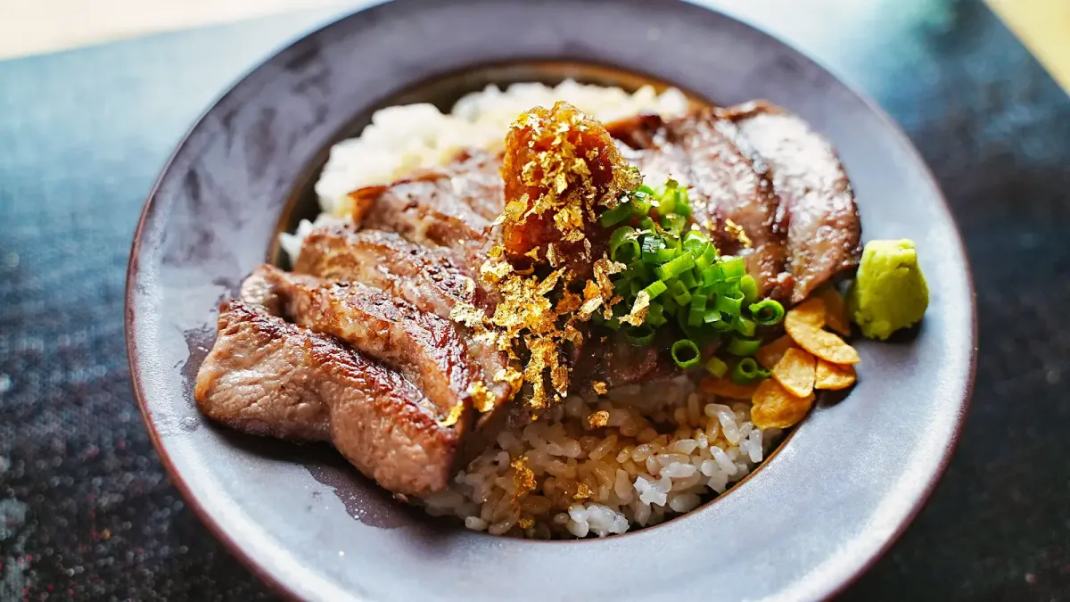 「能登和牛A5ステーキ丼」4000円