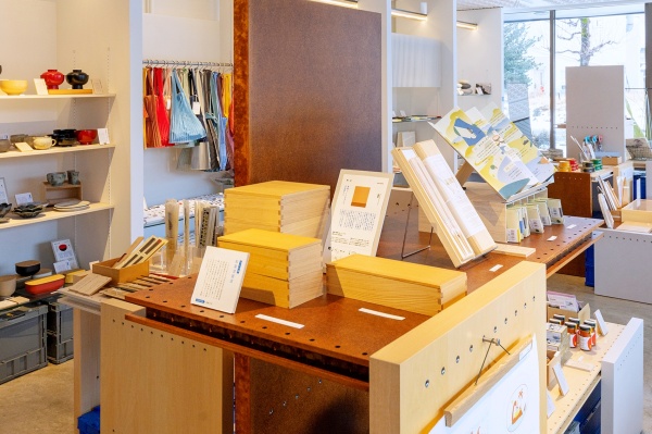 説明文をじっくり読みながら、商品選びをする人も多いそう