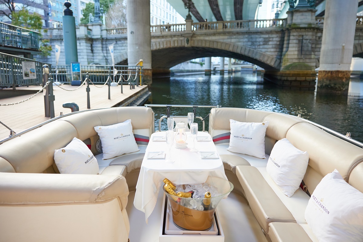 写真は「シャンパンクルーズ」