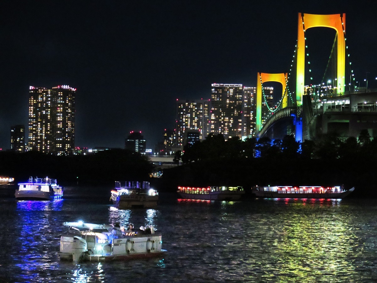 写真提供：エドベンチャークルーズ