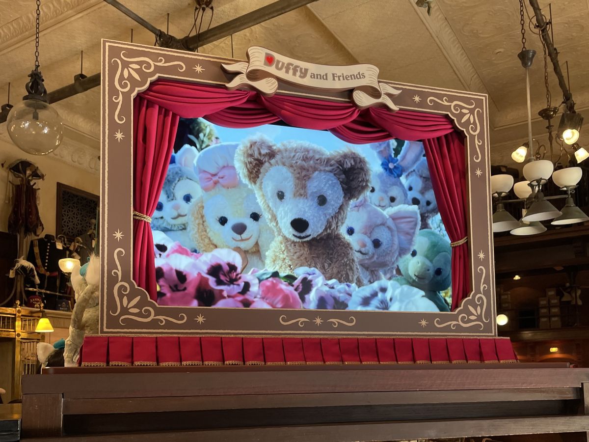 映像が流れるデコレーションも