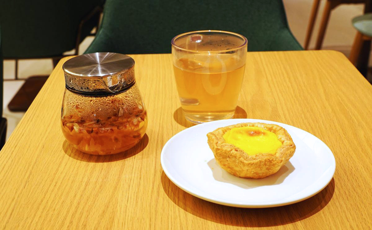 中央「トルタ クレマ バニラ」510円（持ち帰り）、520円（店内利用）