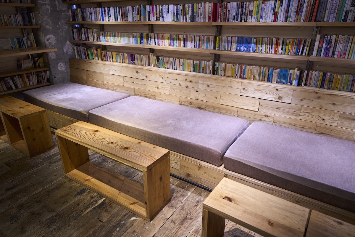 ふかふかマットのソファ席