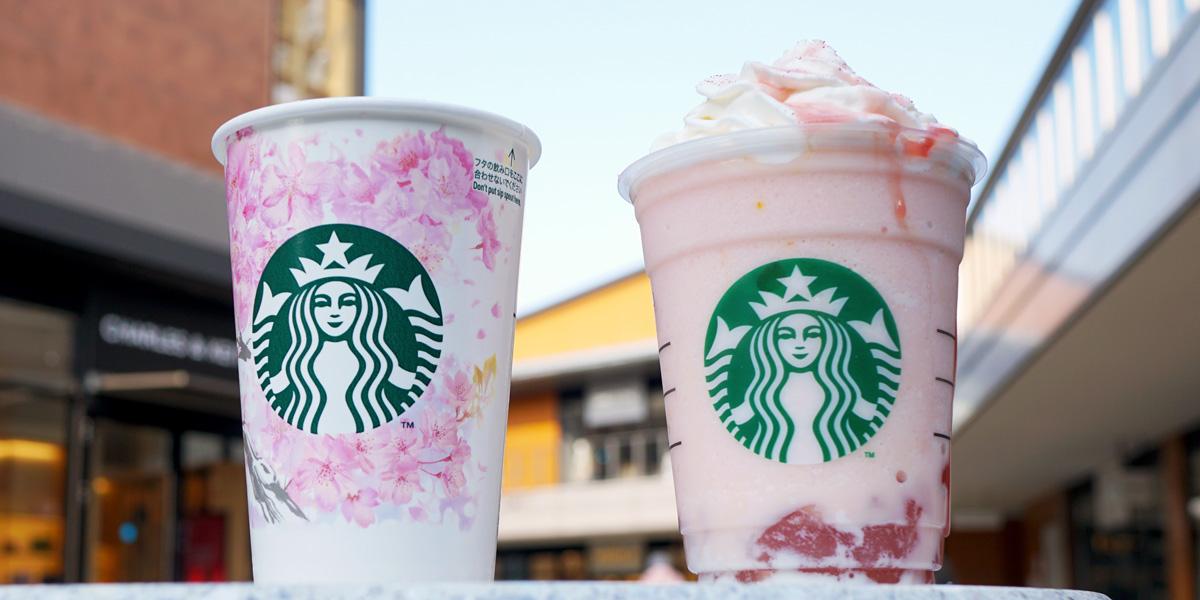 右から「白桃と桜わらびもち フラペチーノ®」Tallサイズのみ 687円(持ち帰り)、700円(店内利用)、「いちご 桜 ソイ ラテ」Short 550円 Tall 589円 Grande 633円 Venti® 678円(持ち帰り)、 Short 561円 Tall 600円 Grande 645円 Venti® 690円(店内利用