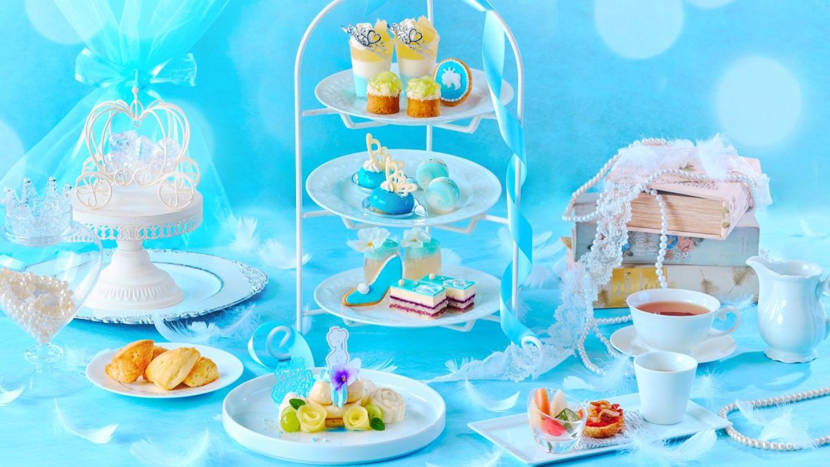 【リストランテ マンジャーレ ウォーターエッジ YOKOHAMA】ブルーカラーがテーマのキュートなスイーツ「ベイサイドアフタヌーンティー」