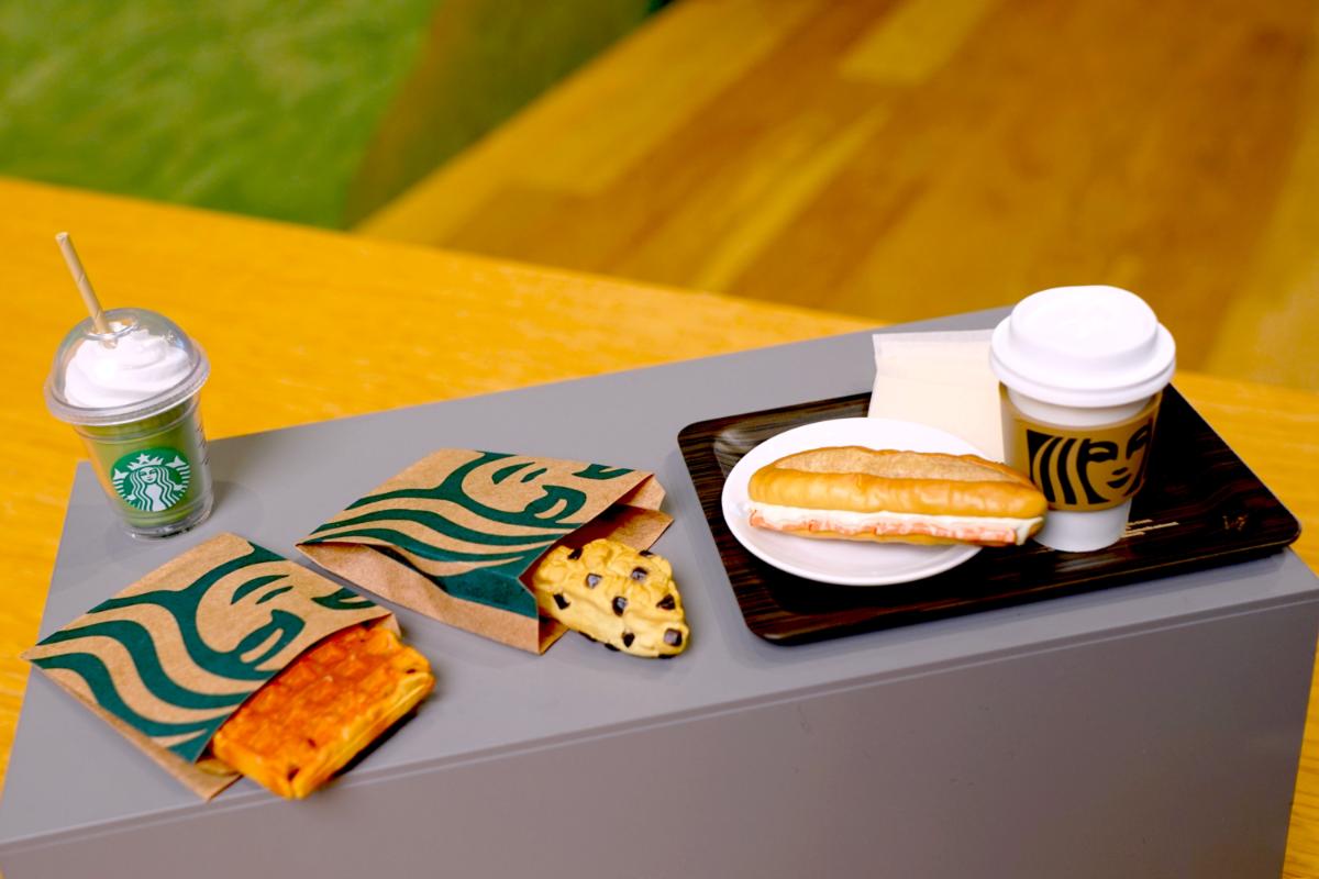 「STARBUCKS®︎ REWARDS限定 ミニチュアコレクション“TO GO”」「STARBUCKS®︎ REWARDS限定 ミニチュアコレクション“For Here”」400starsと交換