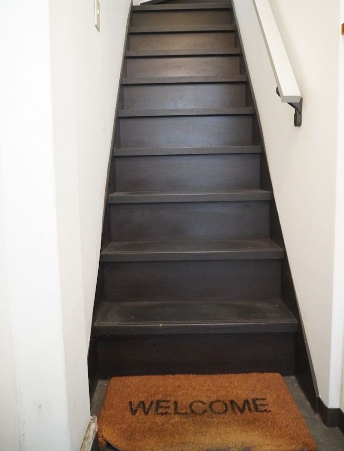 2階の客席へはこちらから。少し急なのでゆっくりと