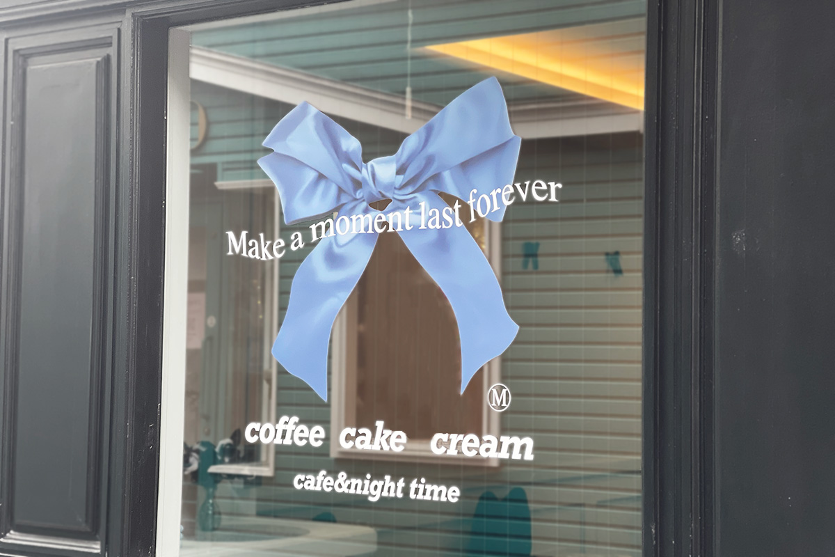 リボンのウィンドウペインティングが目印