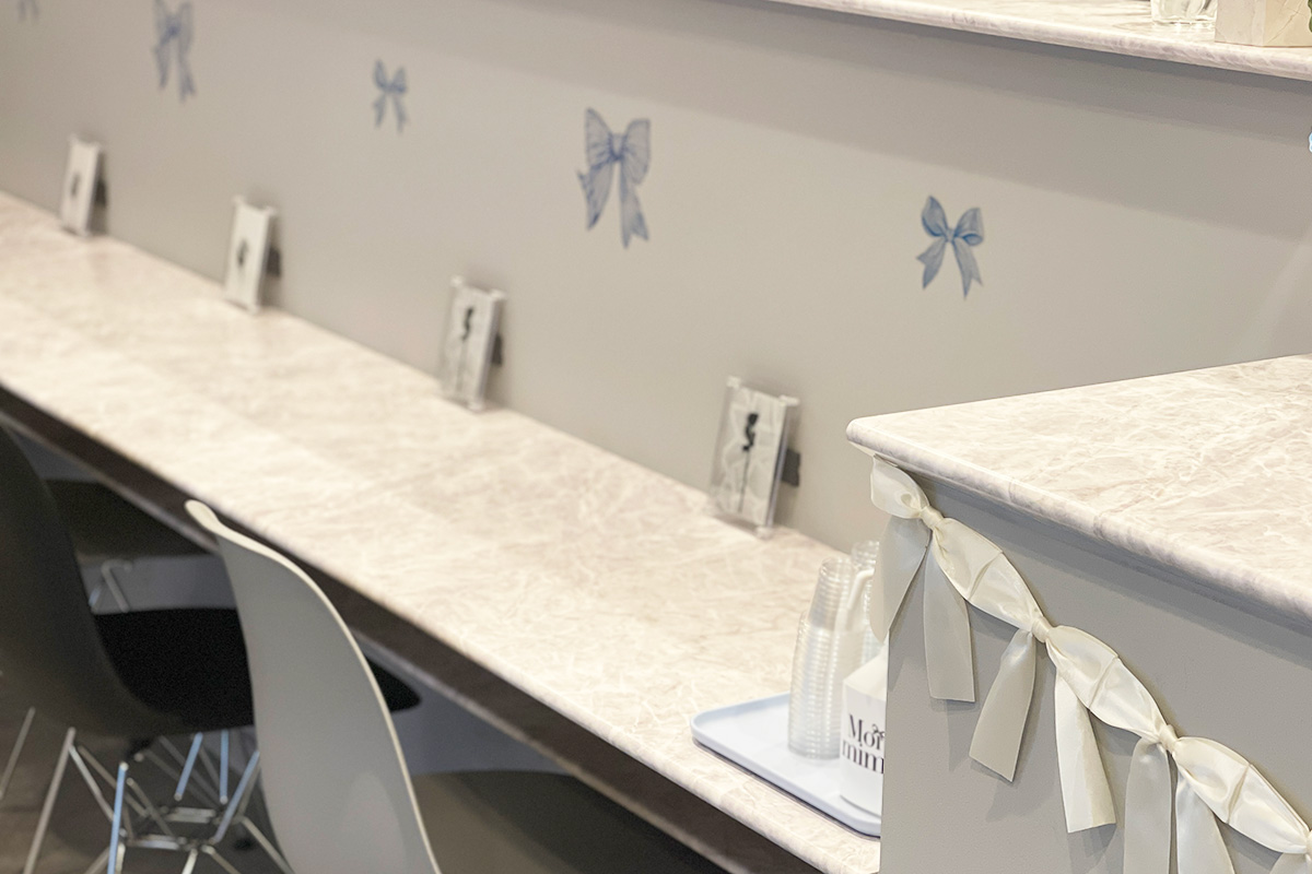 カウンター席は約5席