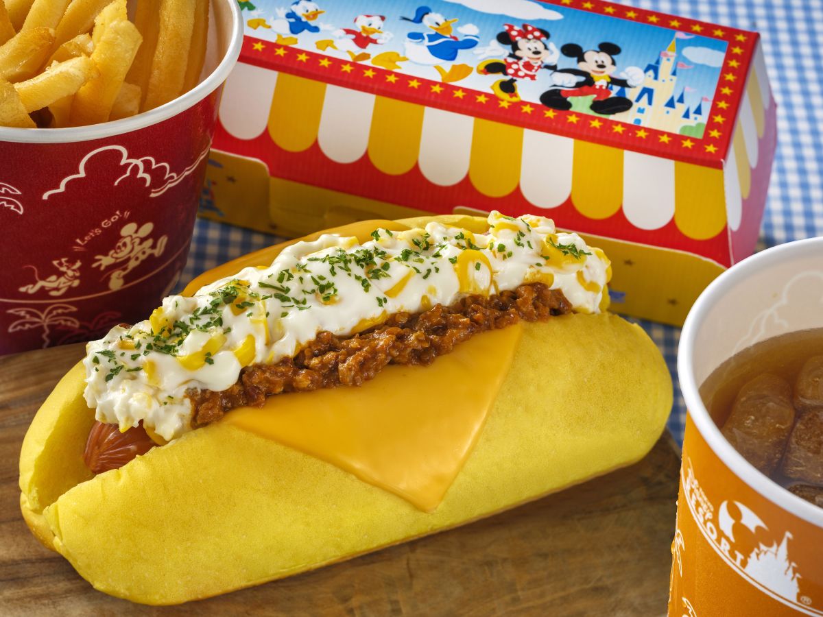 スペシャルホットドッグ （キーマカレー、チーズ、コーンのマヨネーズ風味） フレンチフライポテト ソフトドリンクのチョイス