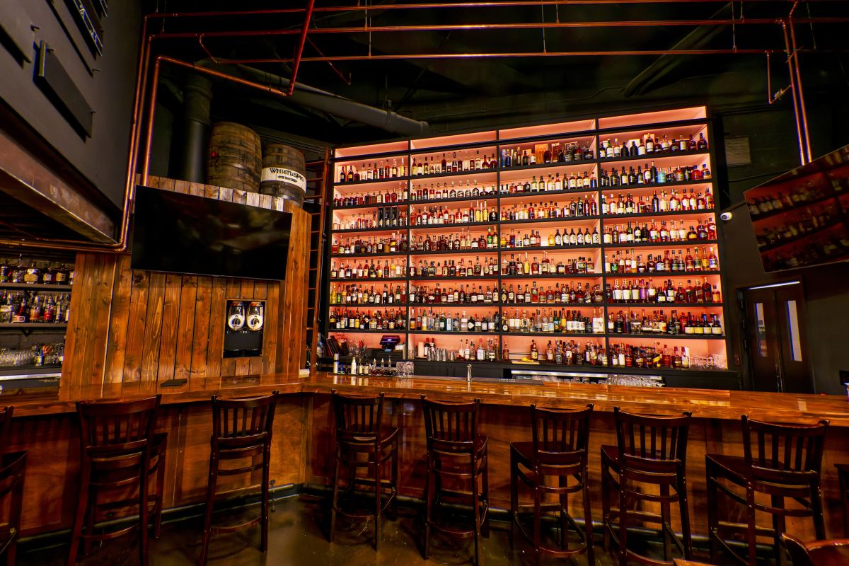 1920年代をテーマにした隠れ家的なバー／アラモアナ・ホテル・バイ・マントラ