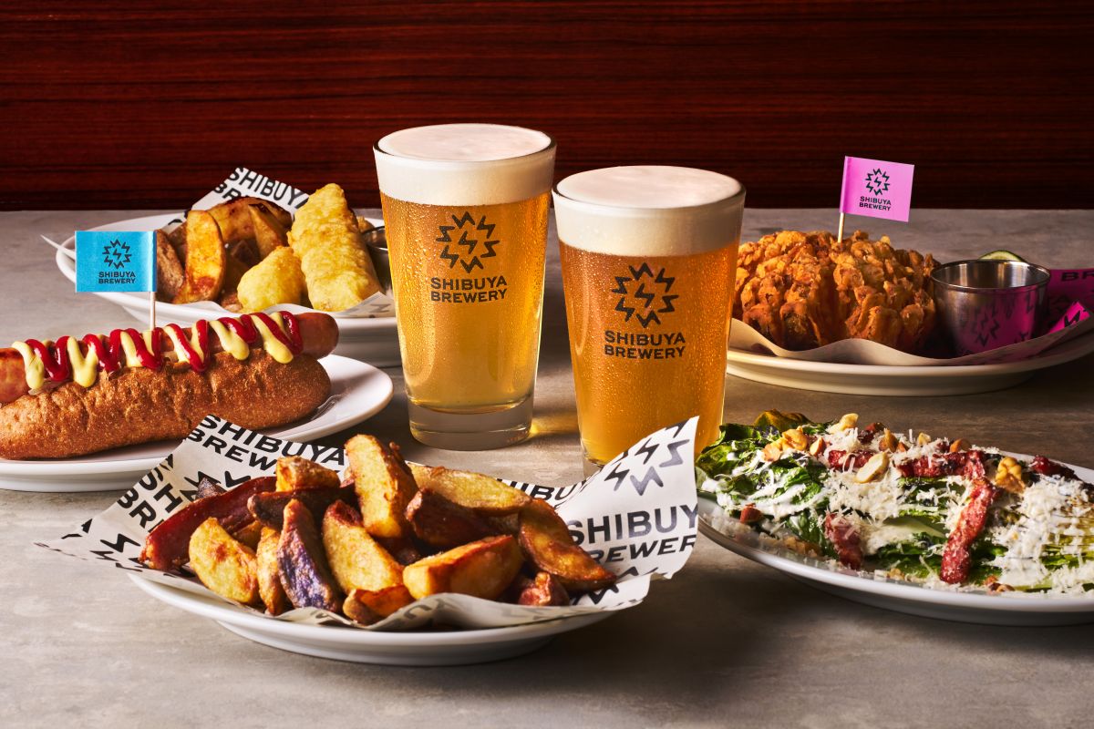 「3色フライドポテト」880円、「フィッシュ&チップス」1760円ほか