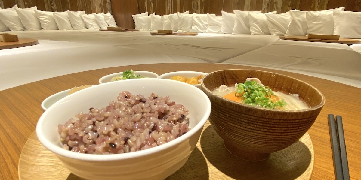 「和カフェyusoshi 渋谷」のリラックス空間でからだに優しい料理をいただくご自愛タイム