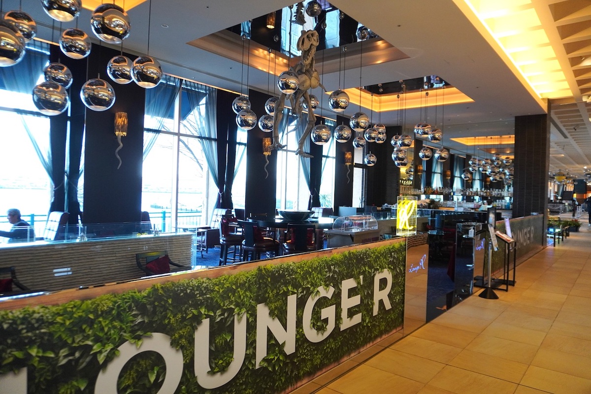 「ホテル ユニバーサル ポート」の「ラウンジR」