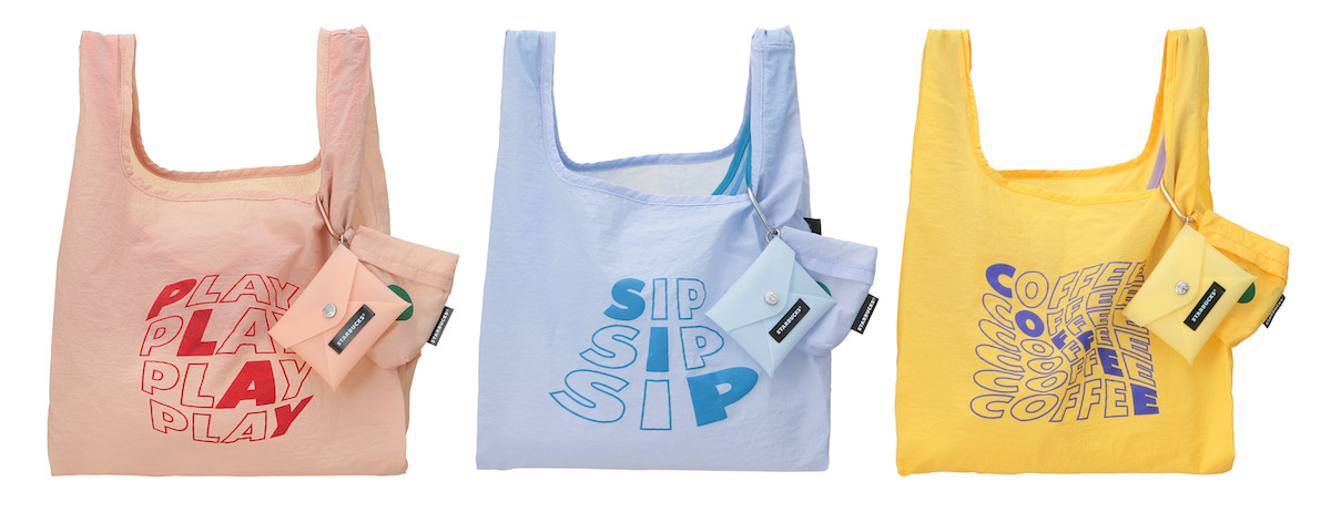 （左から）【オンラインストア限定】「2層式TOGO ECOバッグ&カードケースレッド / ブルー / イエロー」2400円