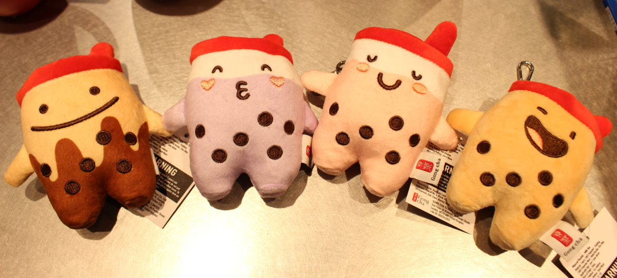 「ゴンチャム キーチェーン付きぬいぐるみ（全4種）」(各890円)