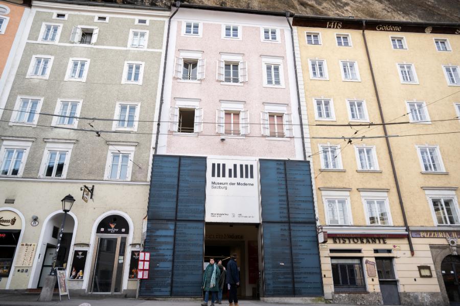 エレベーター乗り場