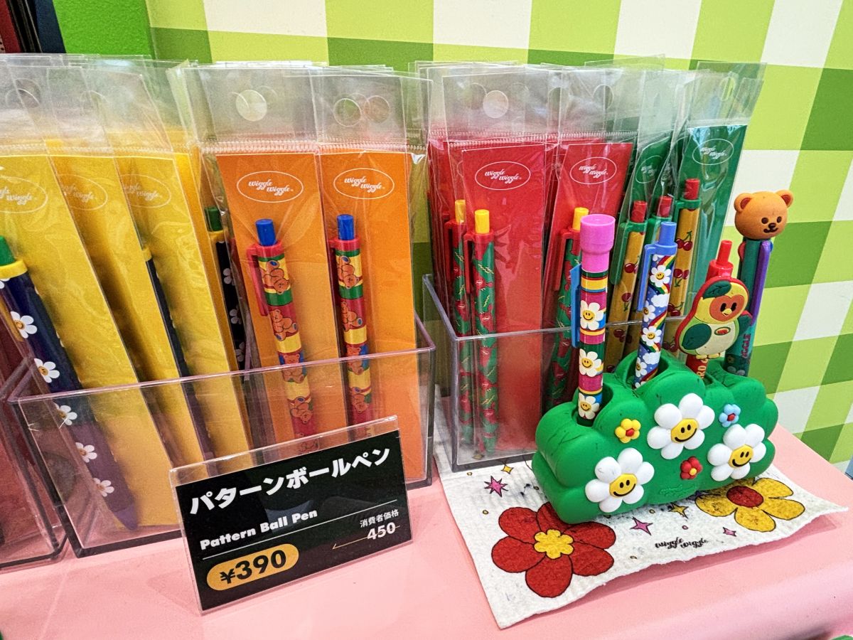 「パターンボールペン」各390円