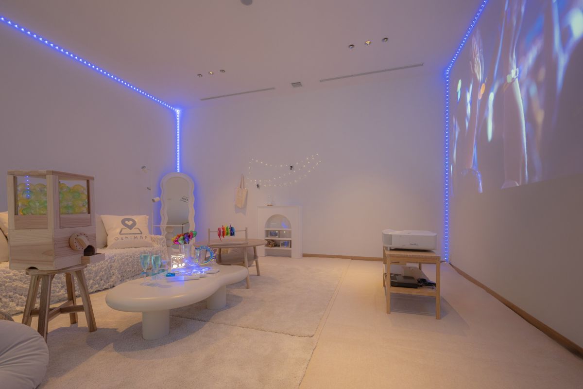 白を基調とした推し活ルーム