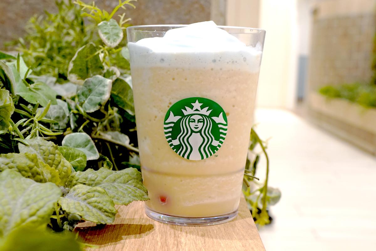「春空 ミルクコーヒー フラペチーノ®︎」Tallサイズのみ 736円(持ち帰り)、750円(店内利用)