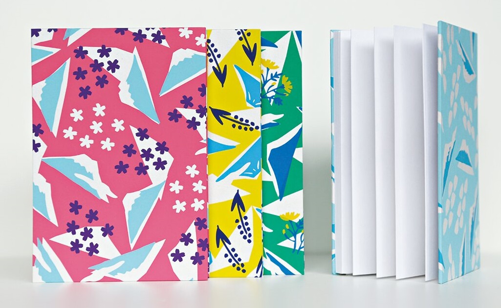 「ふじさん御朱印帳」各1650円