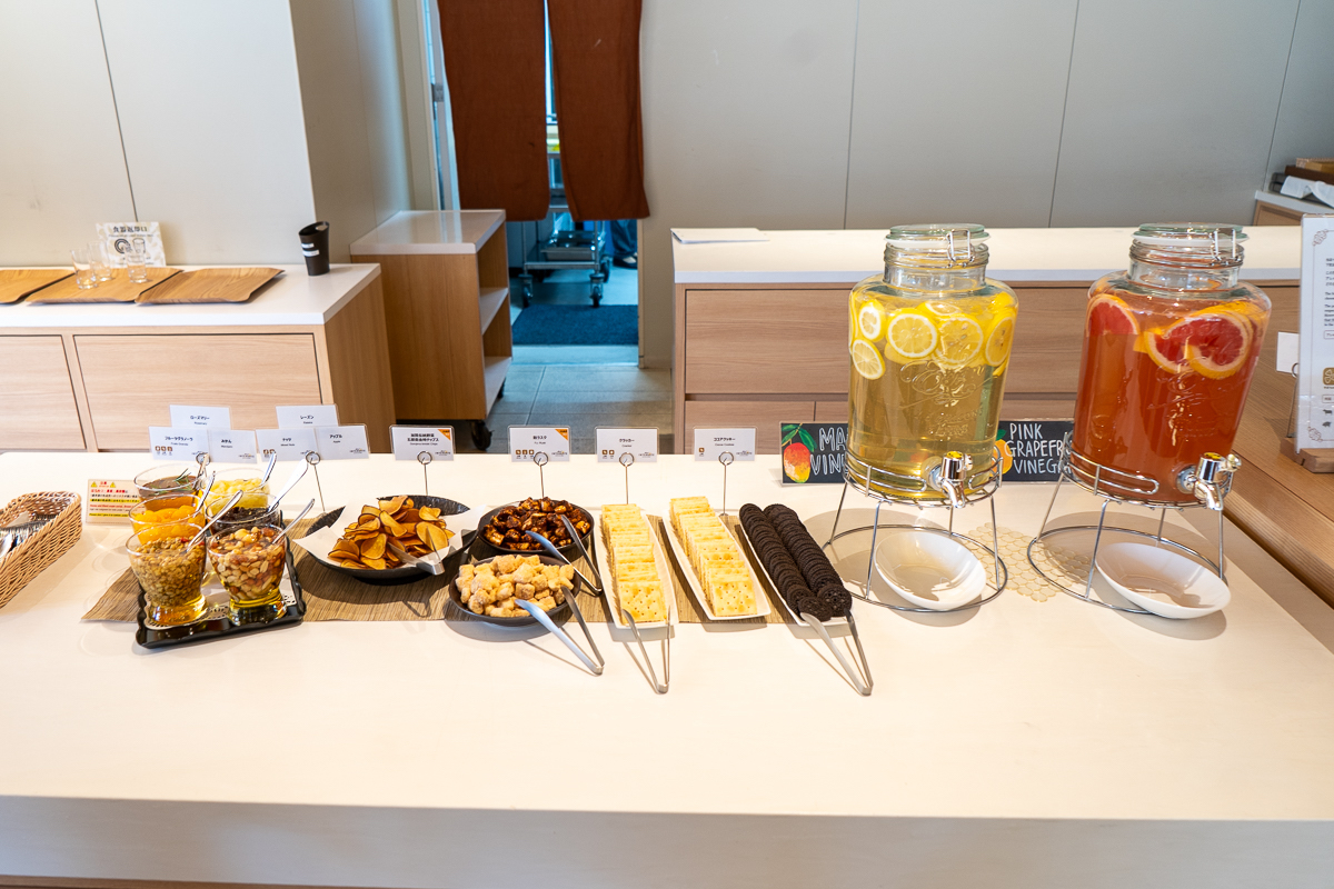 アフタヌーンサービスのスナックやドリンク