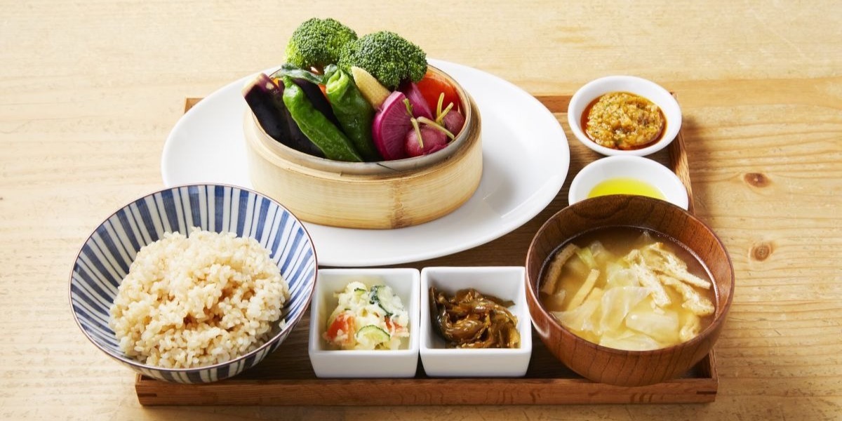 東京・丸の内のおすすめランチ16選|おしゃれカフェから、ひとりでゆっくりご褒美ランチまで!