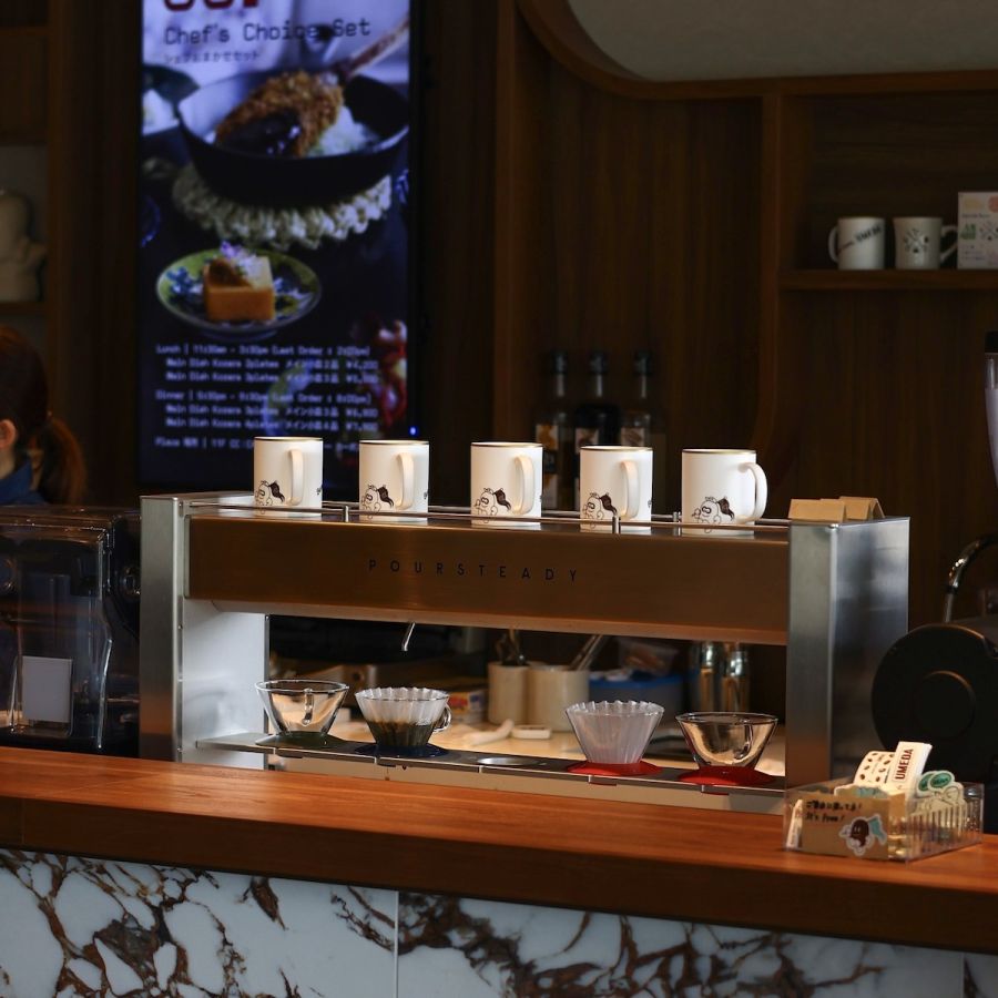 今まで出会ったコーヒーマシーンのなかでもっとも先鋭的だった