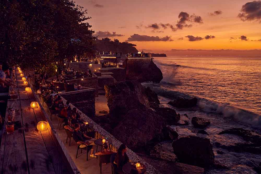 サンセットの名所として、バリ島内でも名高いスポット
