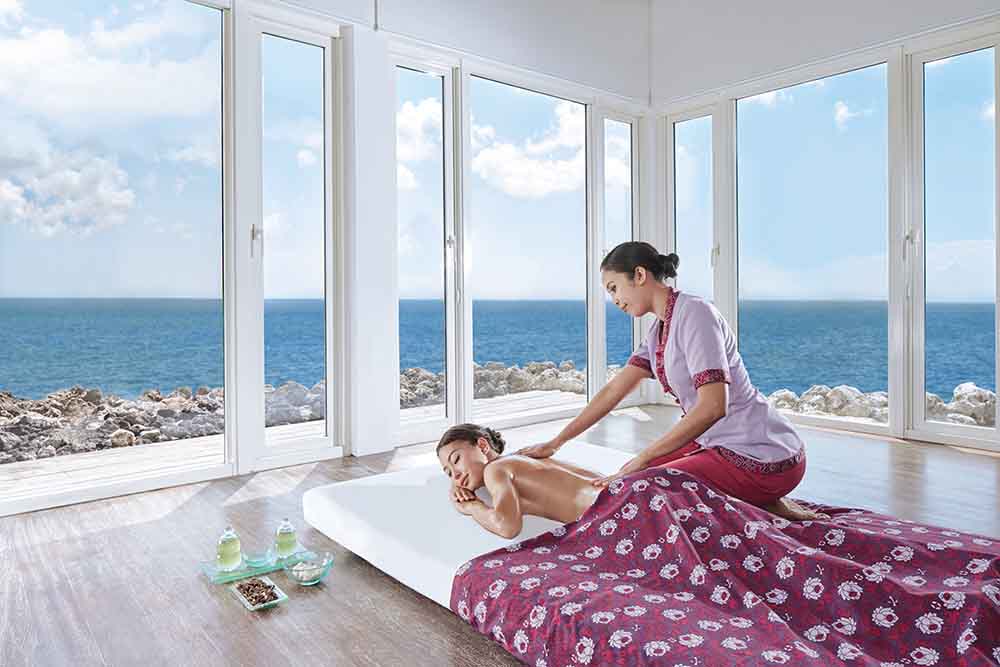 人気メニューの「オーシャン・ドリーム」は3時間のコース。オリジナルオイルを使用したマッサージなど豊富なパッケージプラン
