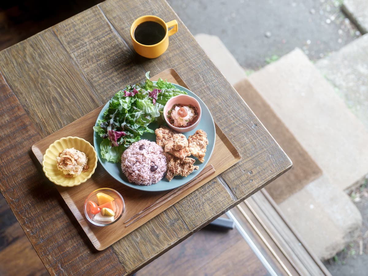 「蓮月プレートランチ 若鶏の唐揚げ（梅おろしポン酢）」1990円