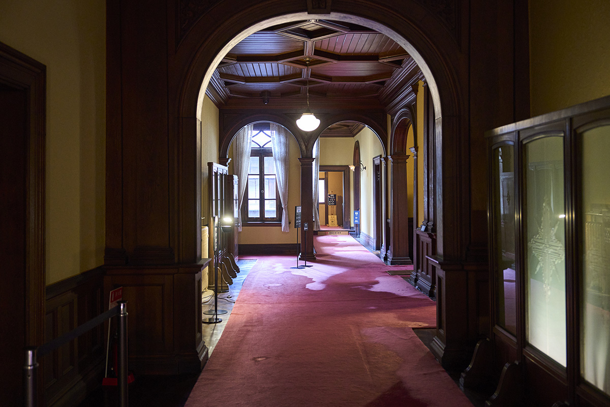 廊下のアーチもすばらしくフォトジェニック