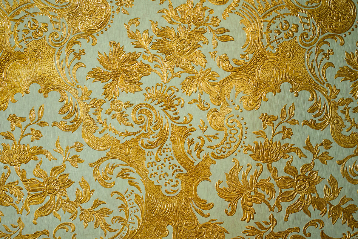 客室により金唐革紙の趣も異なる