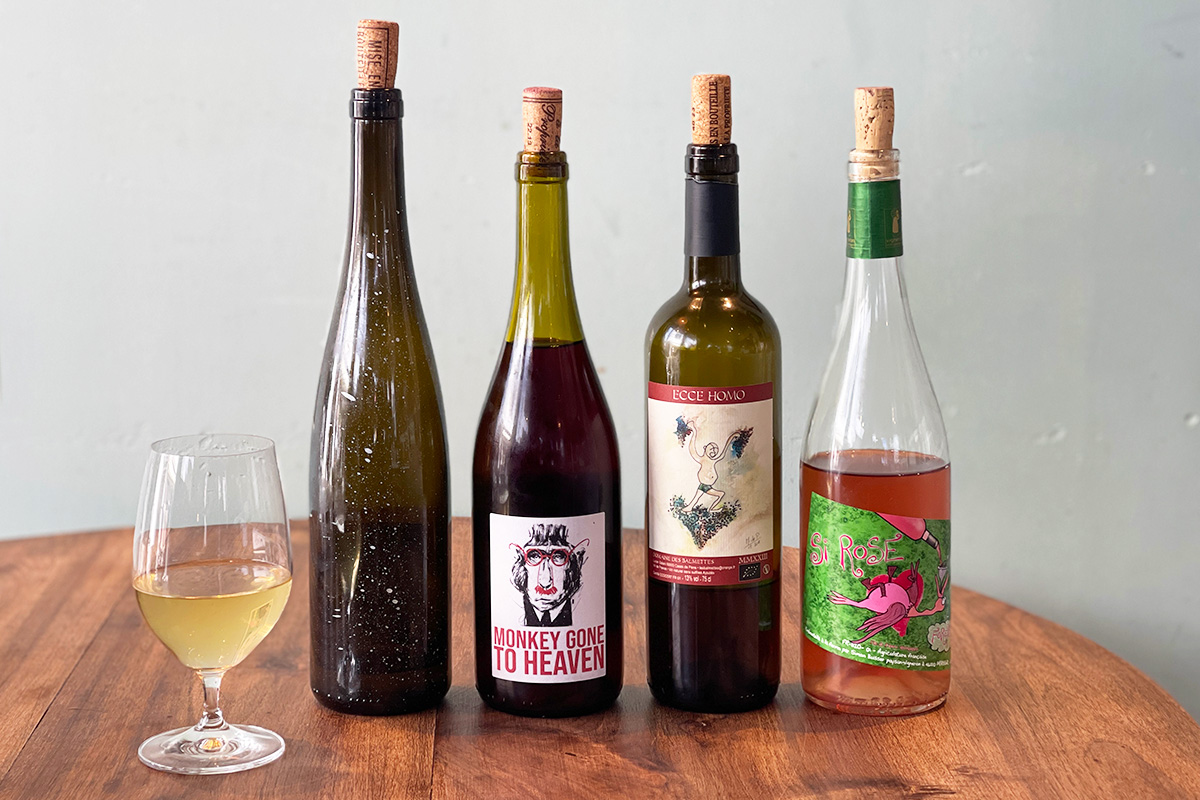 「グラスワイン」700円〜 ※ボトルワインの値段はお尋ねください