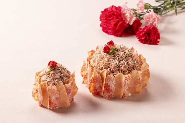 「グランド プレミアム フラワーケーキ 」ピース 約7.5cm 2200円 / ホール 約12cm 6200円