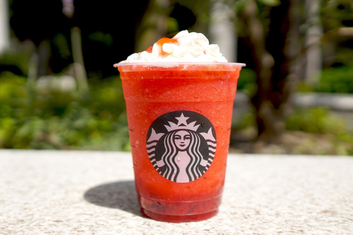 「THE 苺 フラペチーノ® スペシャル Ver」Tallサイズのみ 776円(持ち帰り)、790円(店内利用)