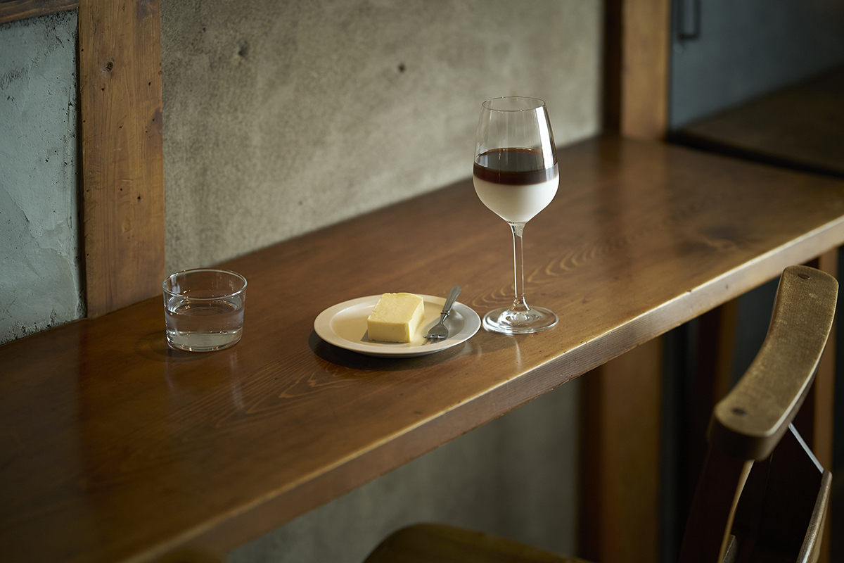 「オ・レ・グラッセ」880円、「ホワイトチョコのチーズケーキ」660円