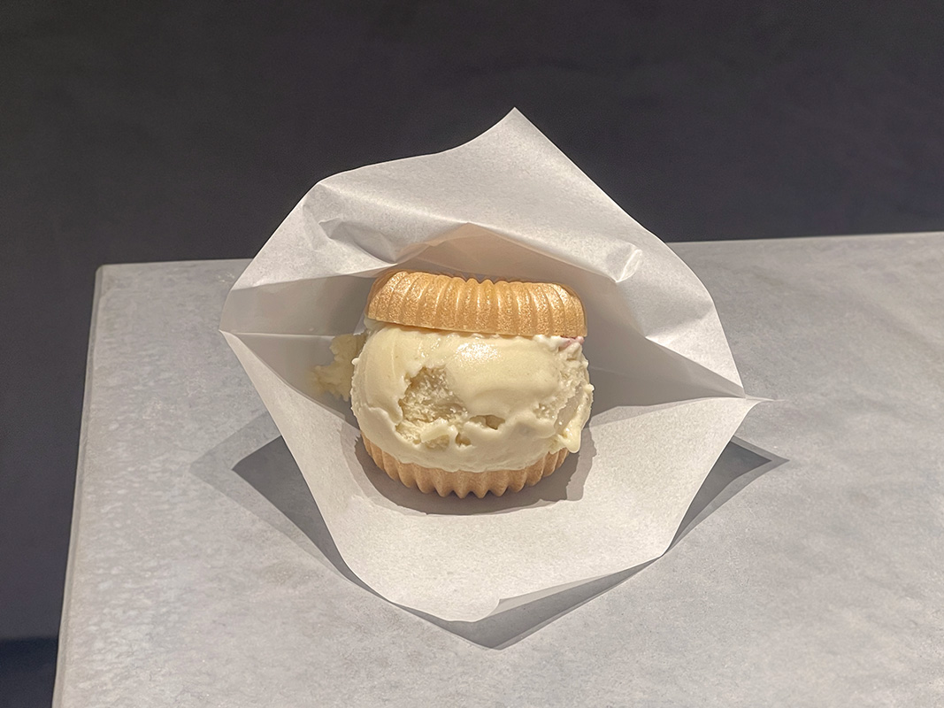 「銀寄栗アイス最中〜季節の果実の香り〜」972円 ※生キャラメルのフレーバーは季節によって変動あり