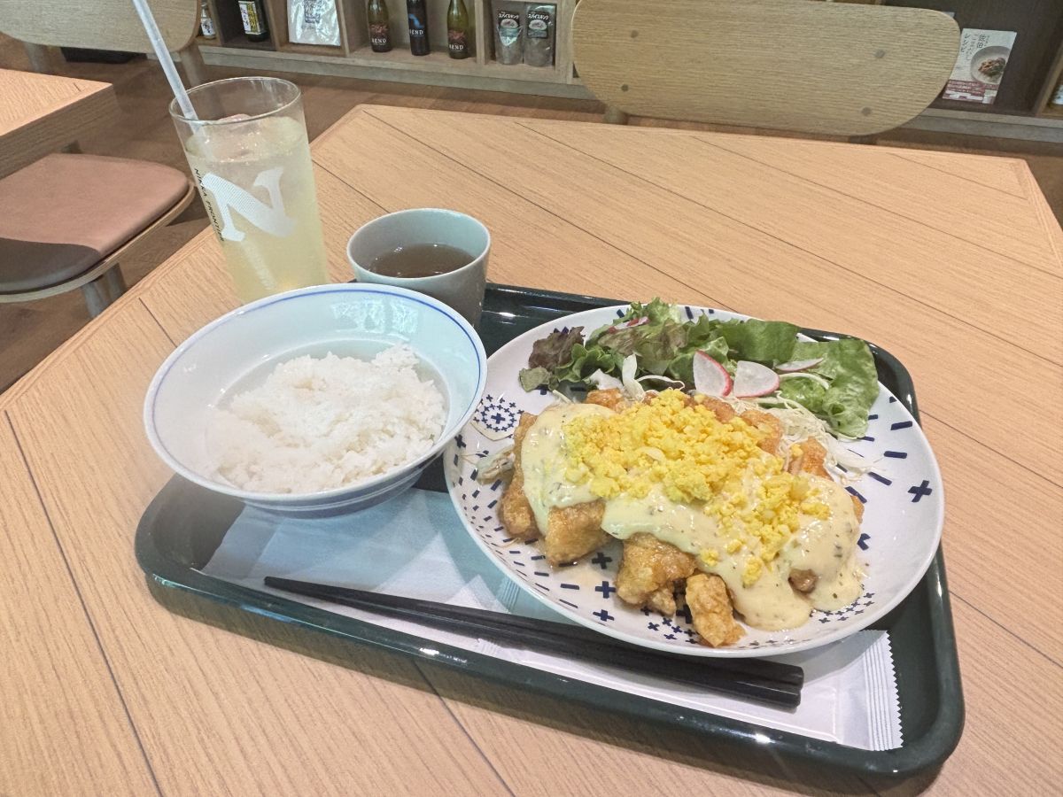 「宮崎名物　チキン南蛮プレート」1380円