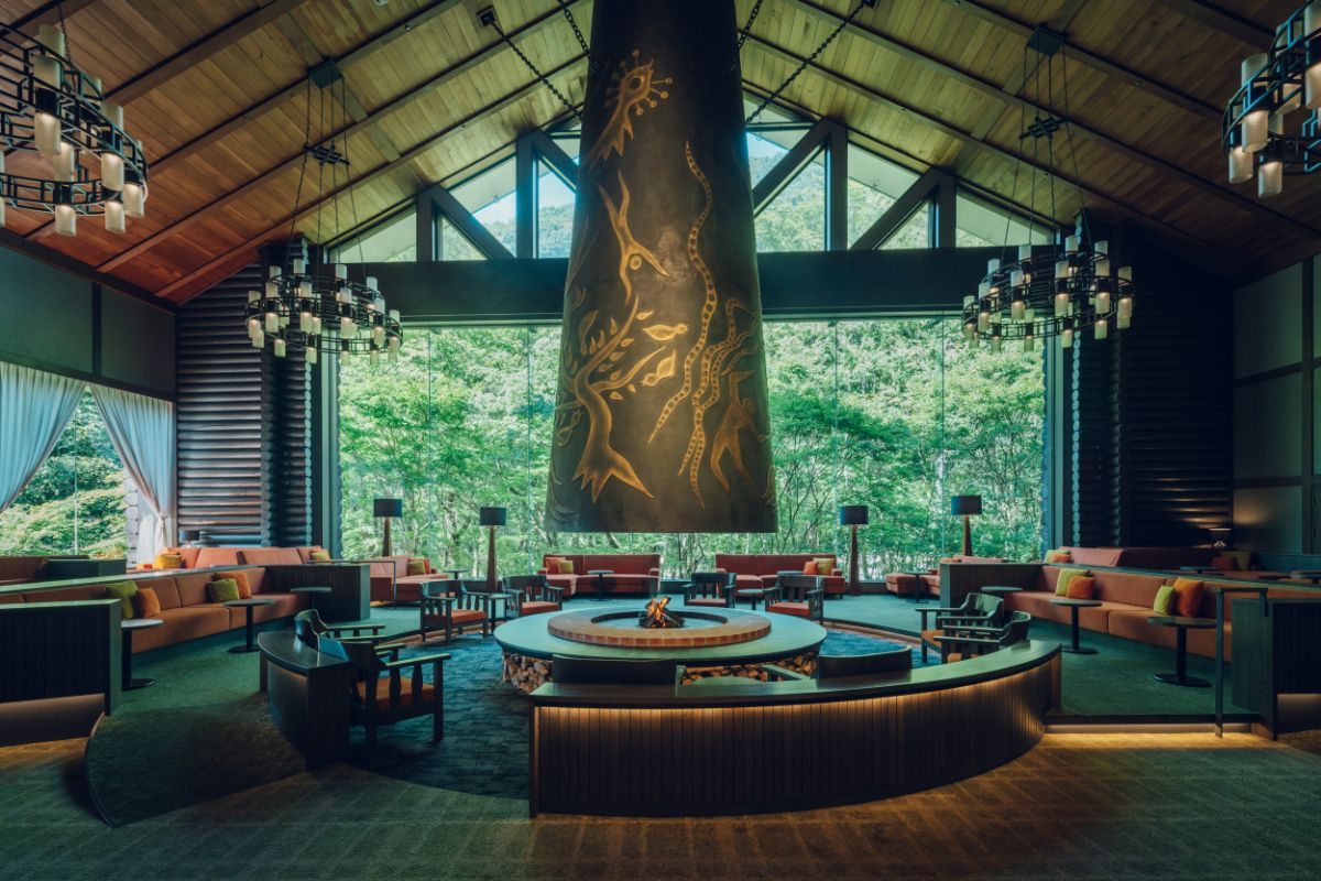 ロビー 神話の森