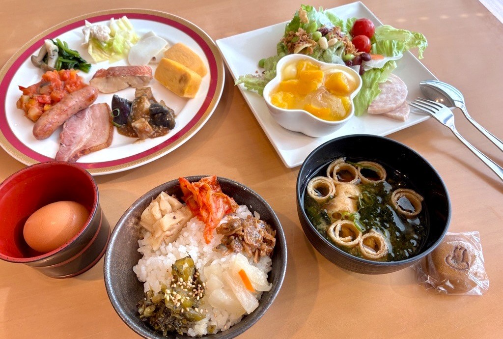 朝食
