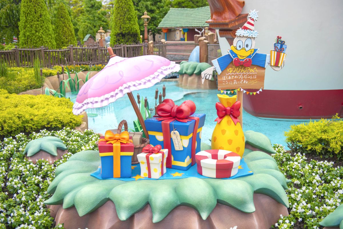 プレゼントの山も