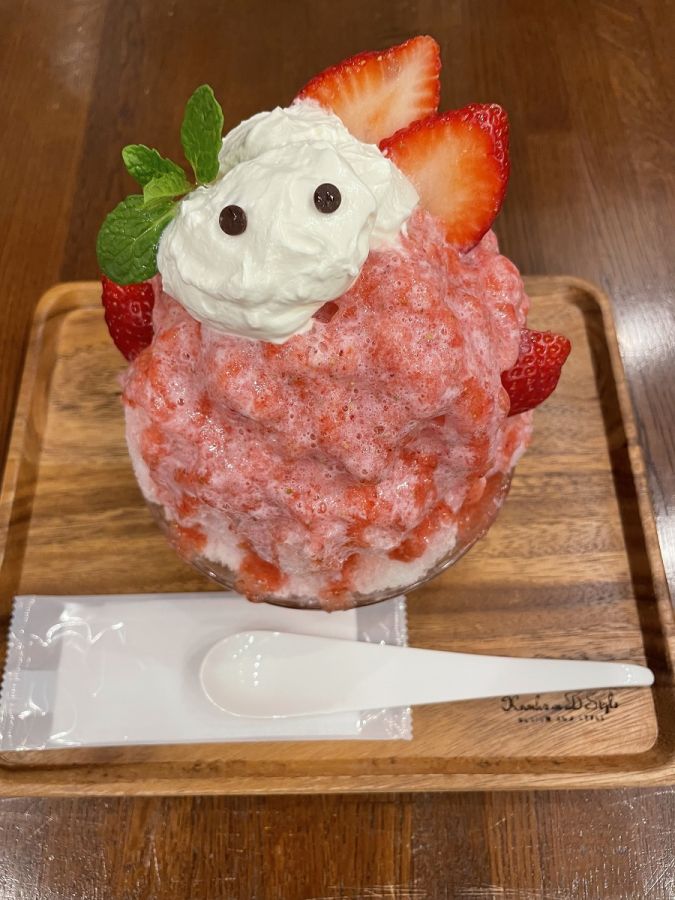 「生いちごゆきだるま」2200円、ハーフサイズ1300円